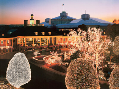 Christmas-at-Opryland-Hotel-provided-by-Gaylord.jpg